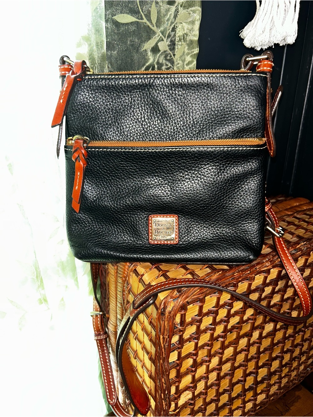 Vintage Dooney & Bourke Pebble Grain All Weather Leather Carrier Crossbody Bag